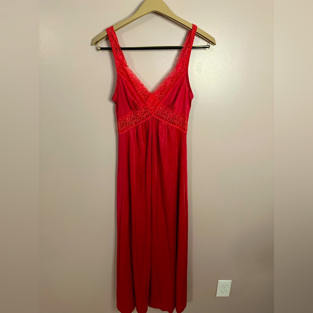 Vintage Danni, NY nighty